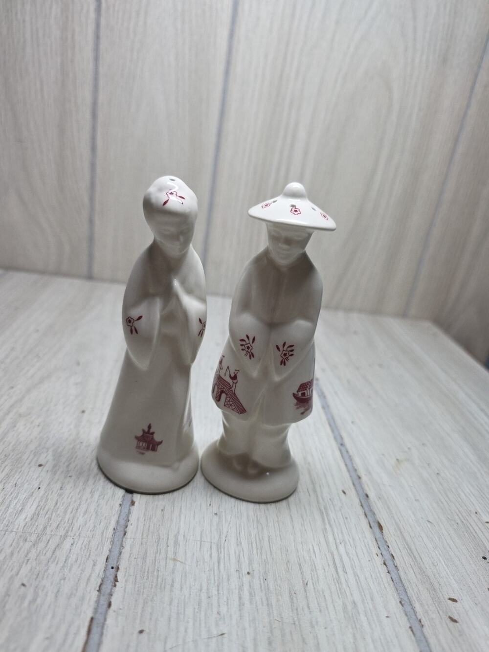 Churchill Of England Pink Willow Rosa Salt And Pepper Shaker Set